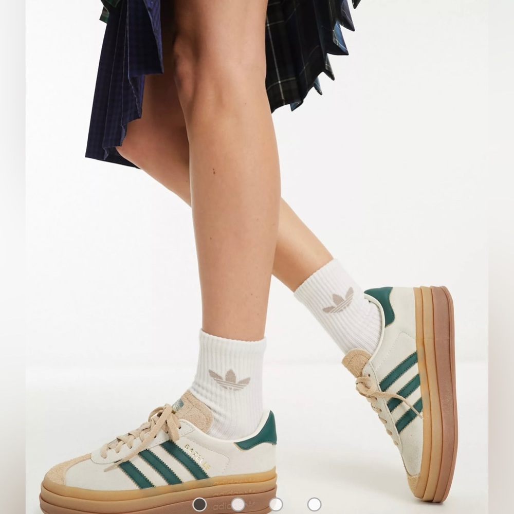NWT Adidas Gazelle Bold Platform Gum Sole Shoes Cream Collegiate Green Women 7.5